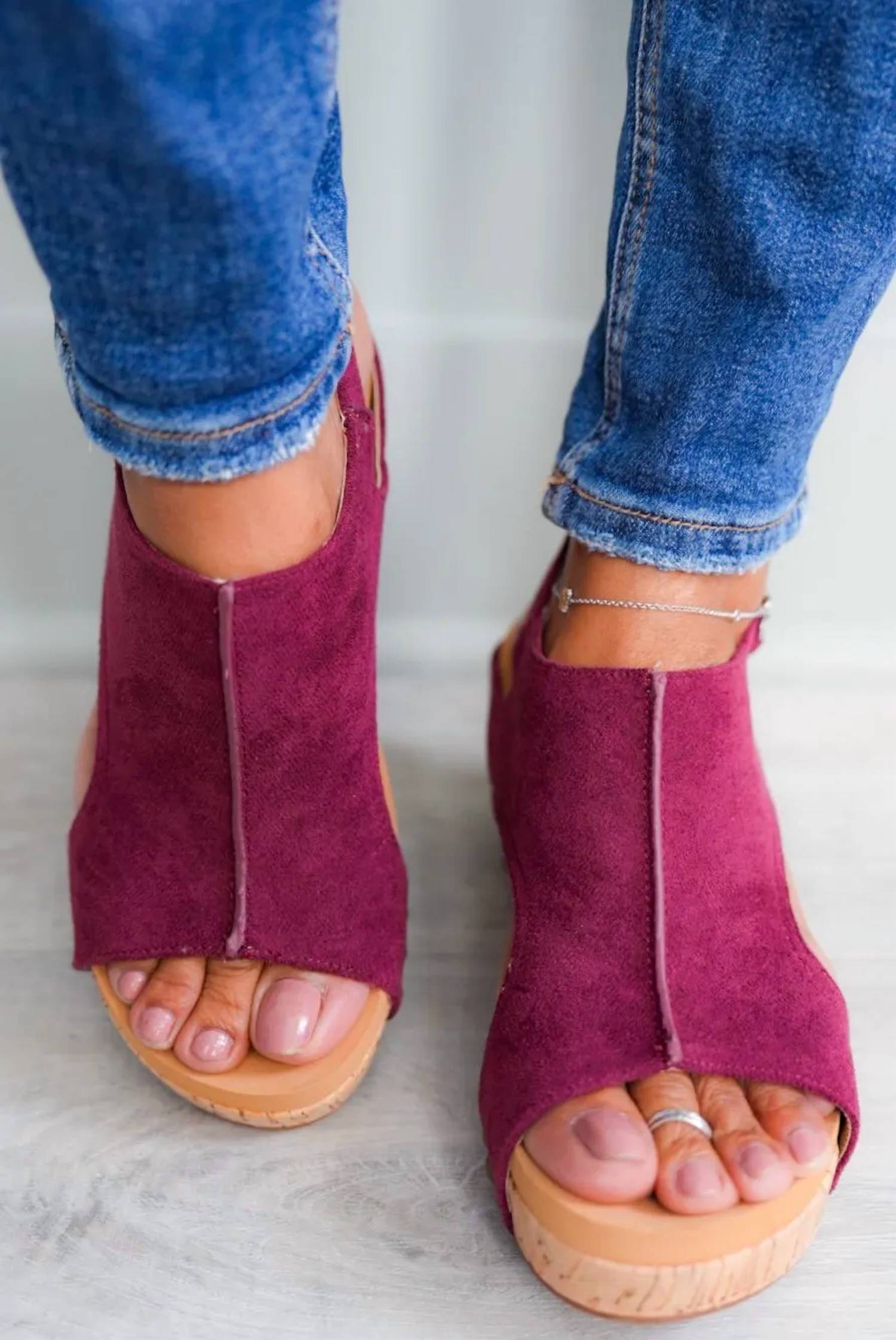 Замшевые туфли Carley Wedges (Ca) (B-4) ягодного цвета Corkys Footwear, Berry — фото 2