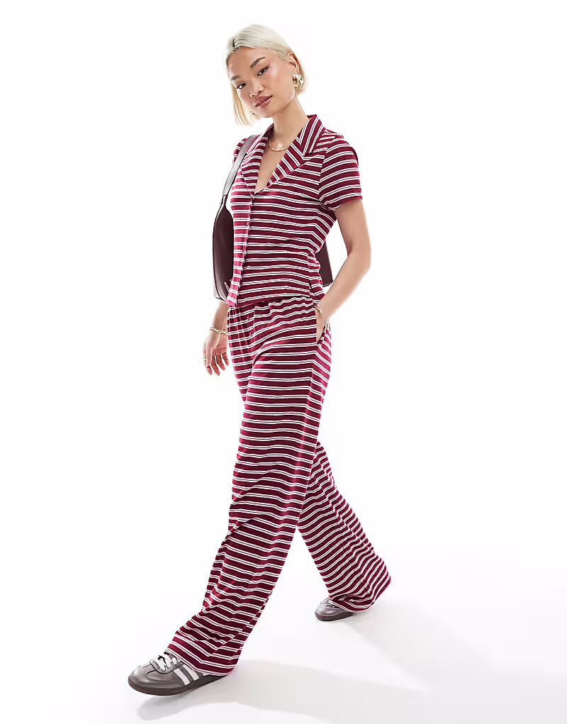 

Широкие брюки ASOS DESIGN бордового цвета