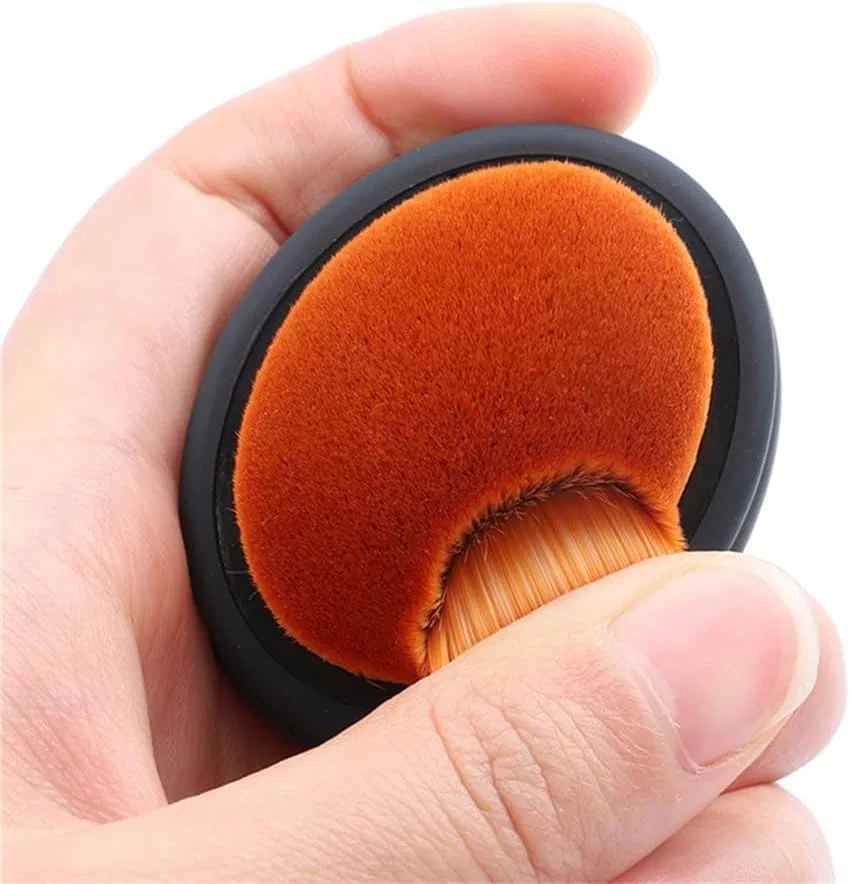 Кисть для тонального крема Magic Egg Foundation Brush, черная, 4.5x5.5 см — фото 4