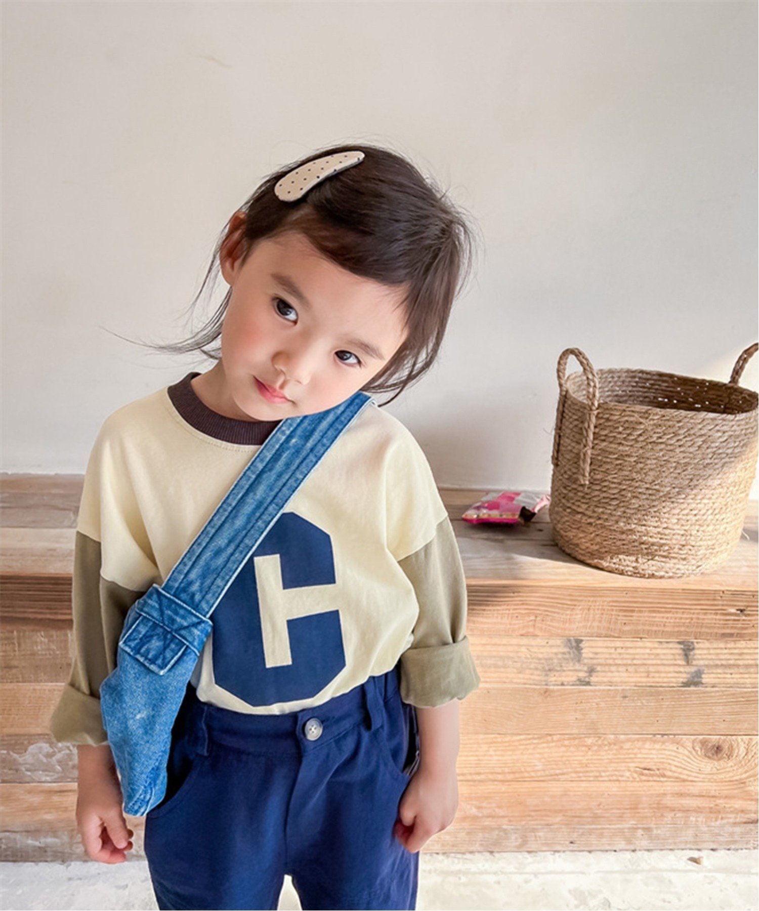 Длинная футболка с принтом логотипа и меняющим цвет краем Aimoha Kids, beige — фото 3