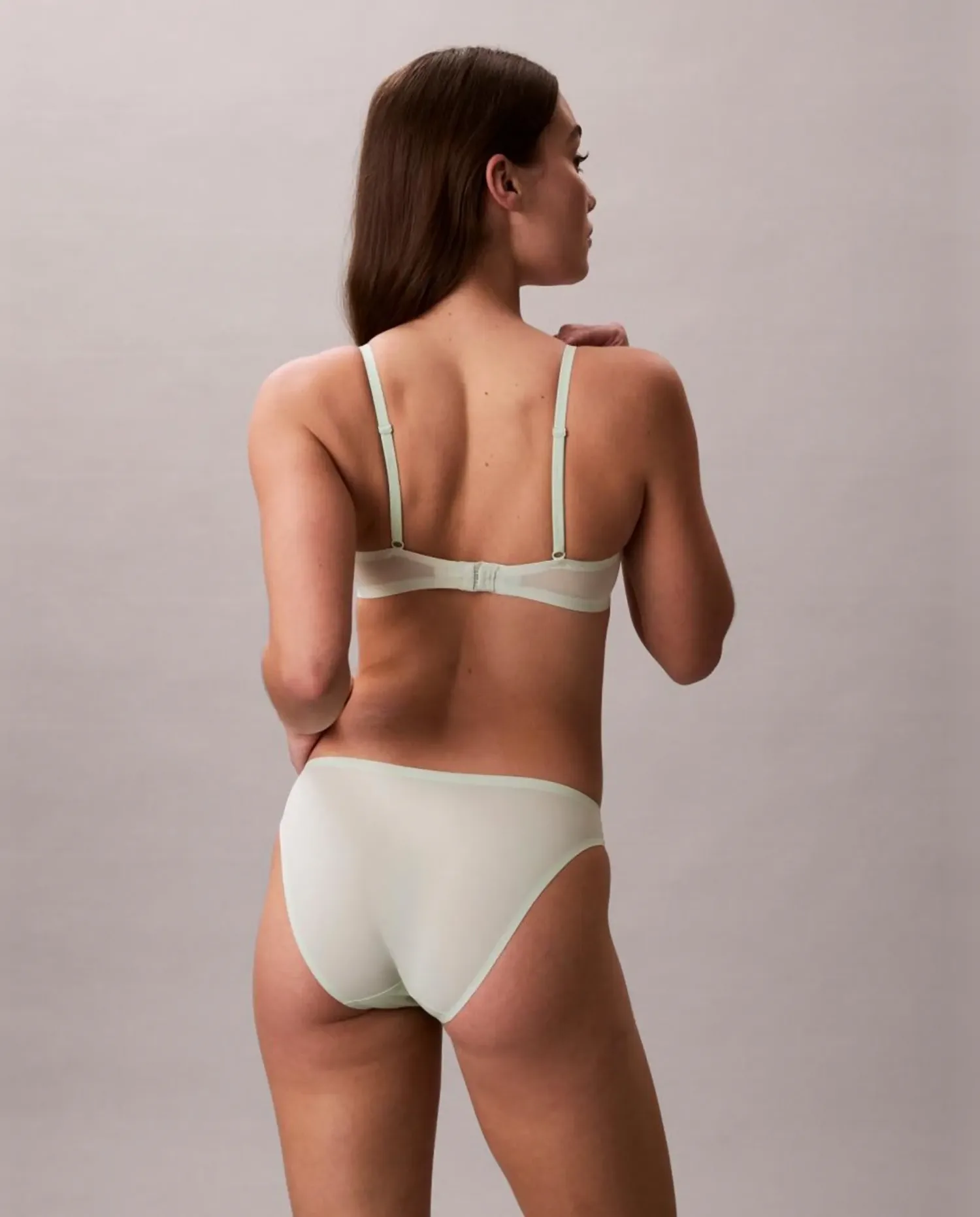 Бюстгальтер с предварительно сформированной чашкой PERFECTLY FIT ULTRALIGHT Calvin Klein, зеленый — фото 3