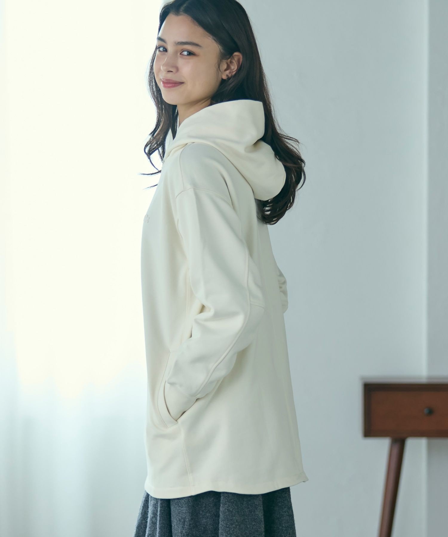 Толстовка LACOSTE Off white с ворсистой подкладкой — фото 4