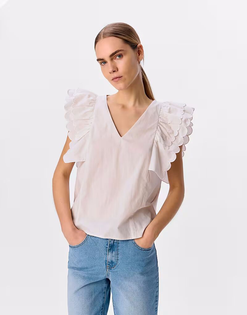 

Объект Top в белом песке Object
