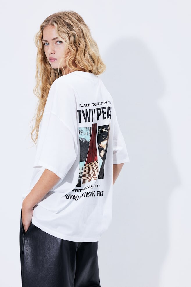 

Футболка оверсайз с принтом H&M, белый