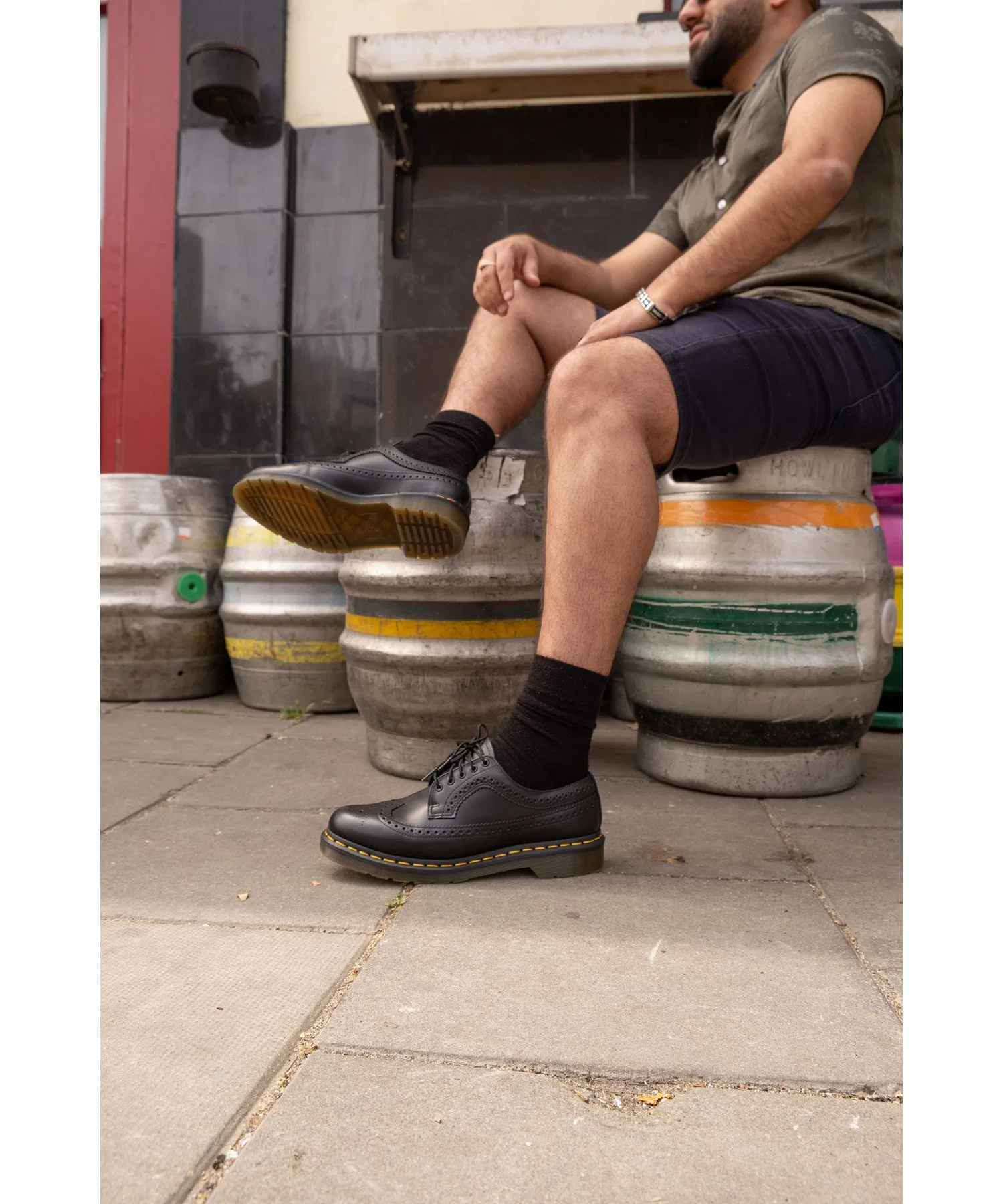 Унисекс туфли Dr. Martens 3989 с перфорацией кожаные чёрные — фото 2