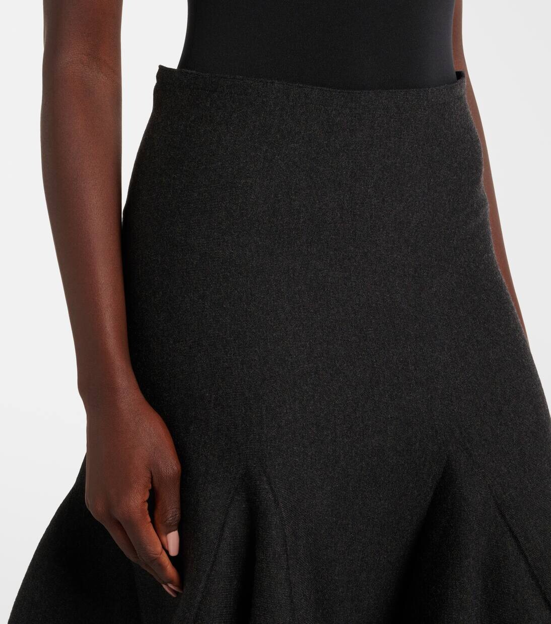 Юбка миди из смесовой шерсти Alaïa, цвет ebene — фото 4