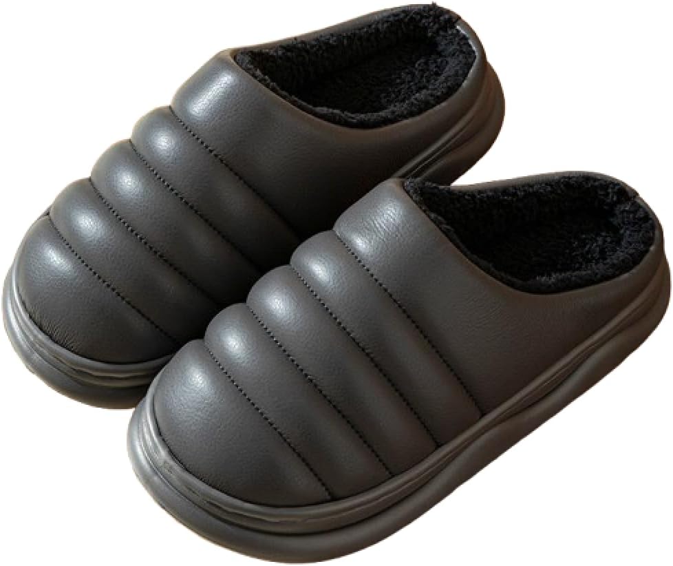 

Мужские мягкие и теплые домашние тапочки премиум-класса из натуральной кожи с эффектом памяти. Подошва из пеноматериала Generic, серый