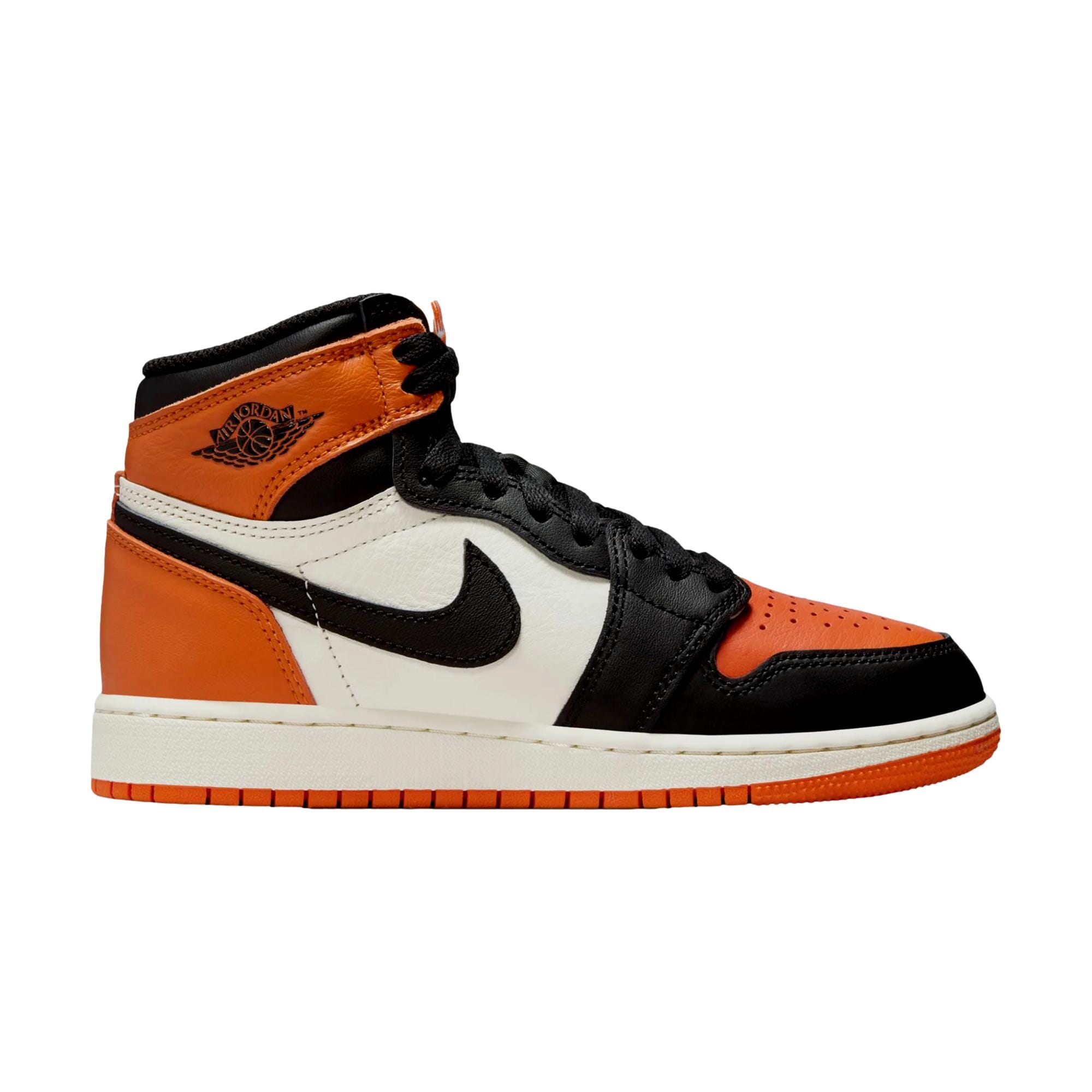 

Кроссовки Nike Air Jordan 1 Retro High OG, черные/черные - парус - морская звезда FD1437-008, для начальной школы