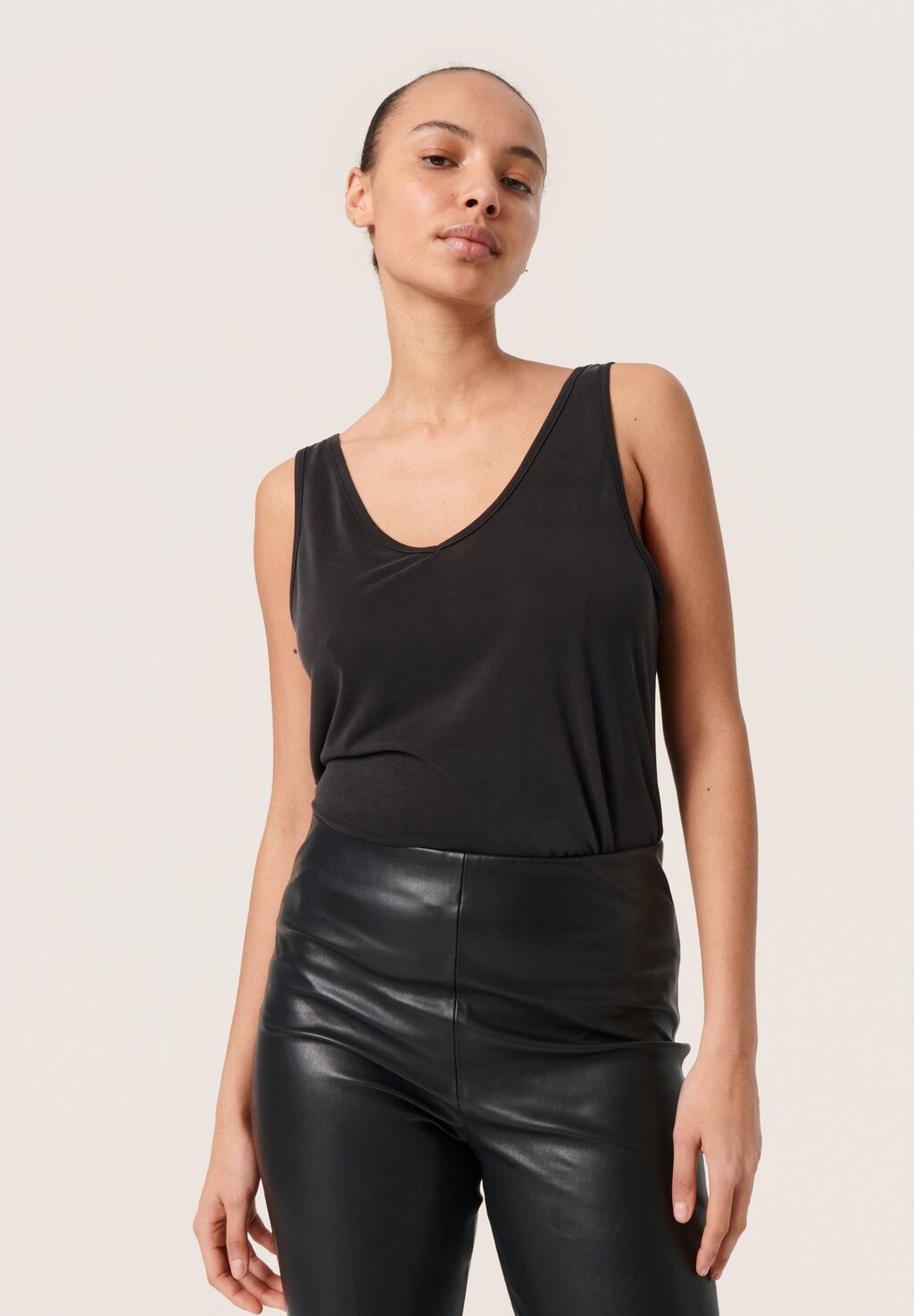 

Топ COLUMBINE TANK Soaked in Luxury, цвет black