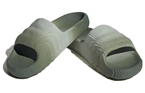 Тапочки оригиналы adilette 22 слайда Adidas, серебряный — фото 3