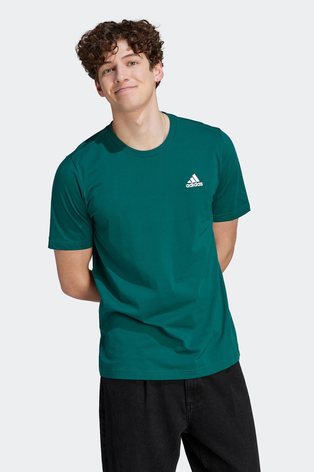

Sportswear Essentials из трикотажа с небольшим логотипом и вышивкой adidas, зеленый