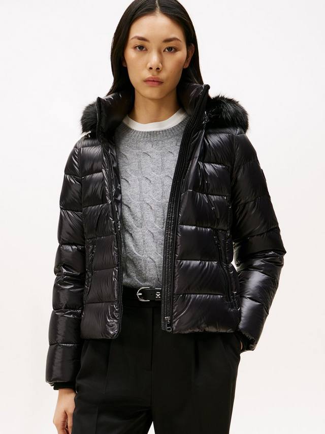 

Ультралегкая водоотталкивающая пуховая курка Slim Fit Tommy Hilfiger, Black