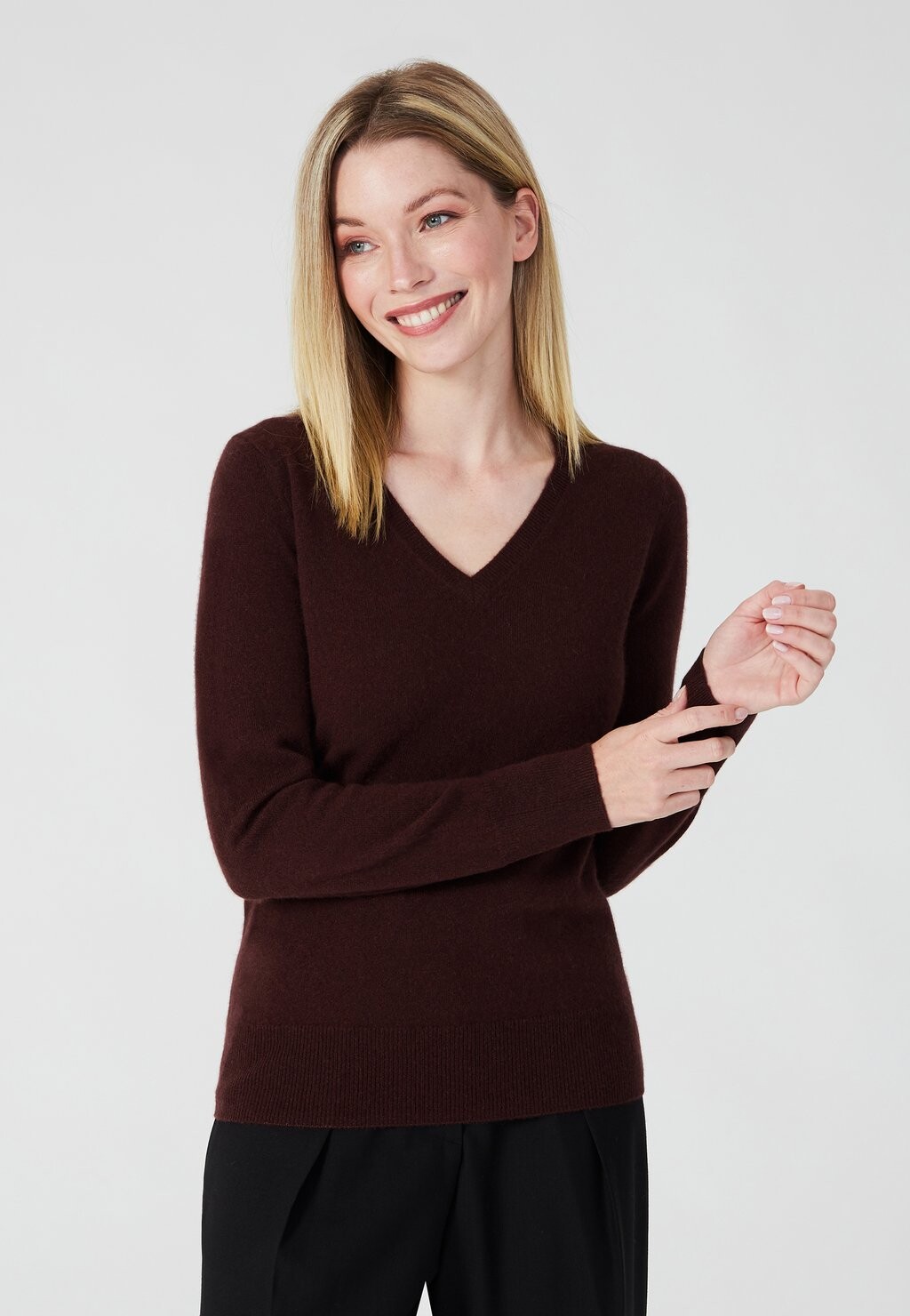 

Вязаный свитер V NECK Style Republic, цвет chocolate