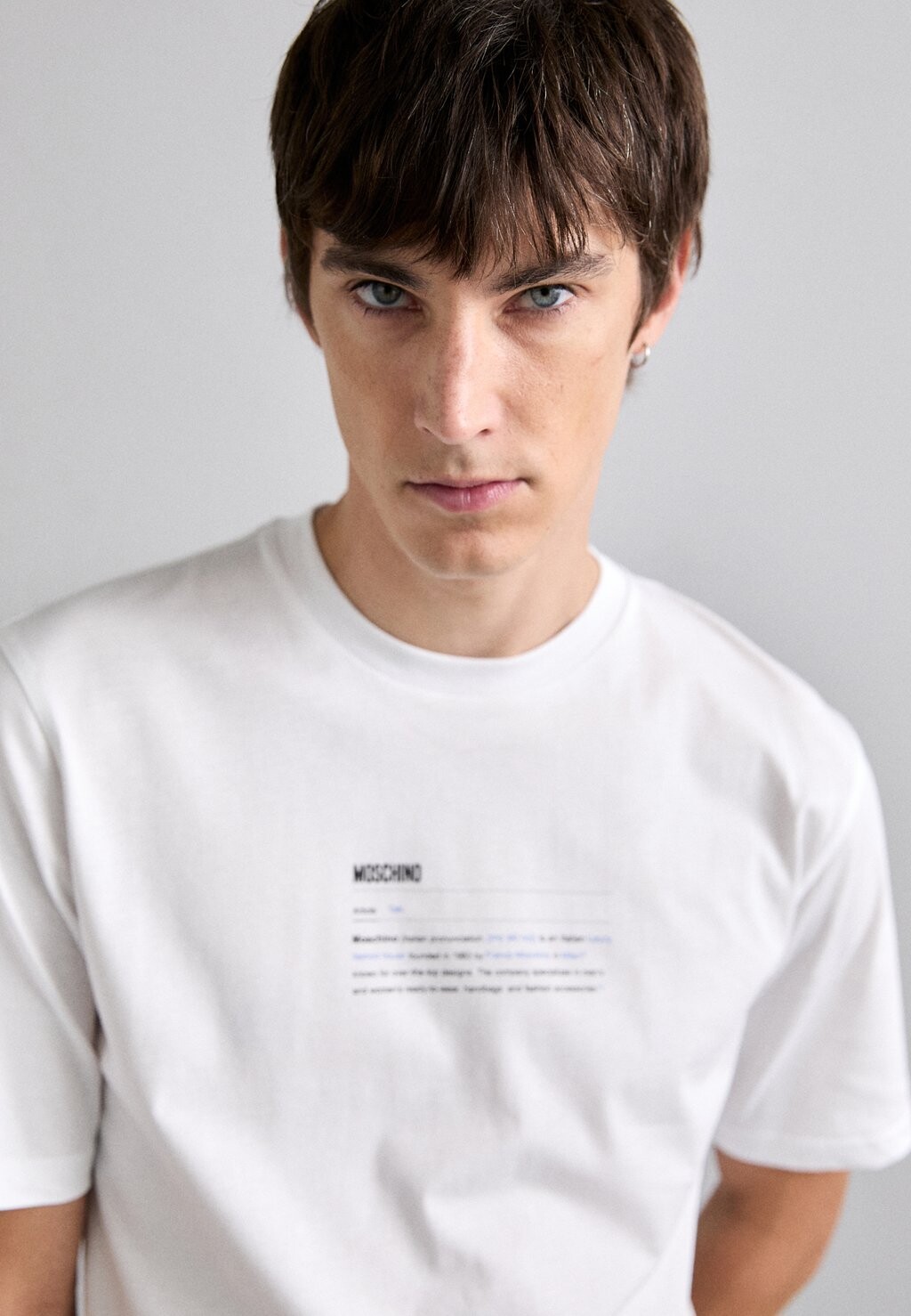 

Принт на футболке MOSCHINO, белый