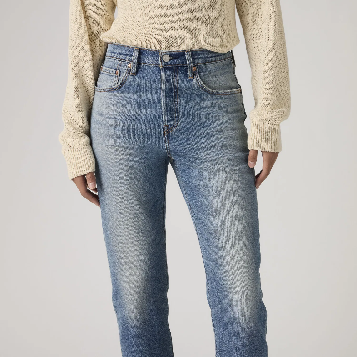 Женские укороченные легкие джинсы 501 Original Levi's, Medium Wash — фото 2