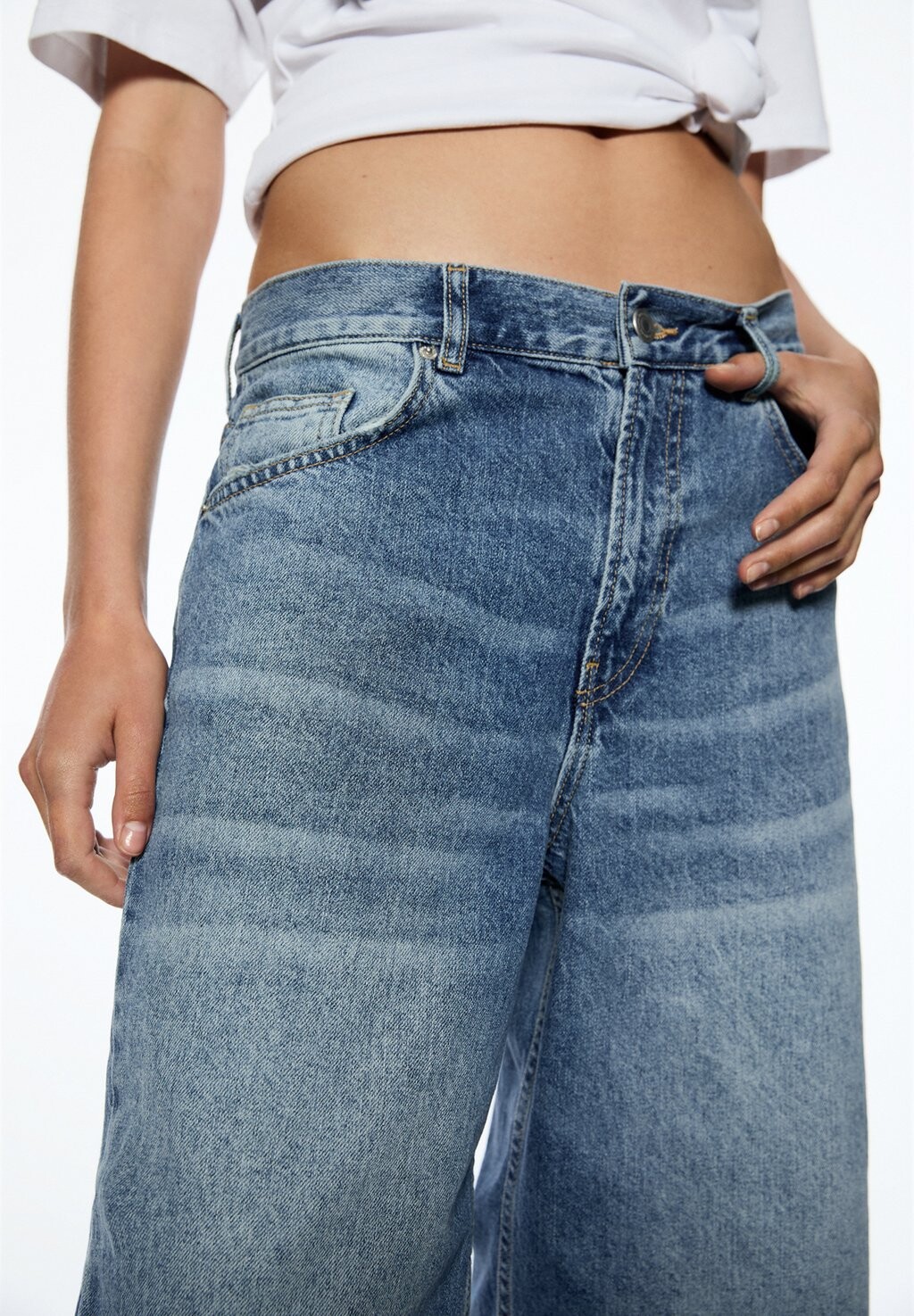 

Джинсовые шорты PULL&BEAR, синий