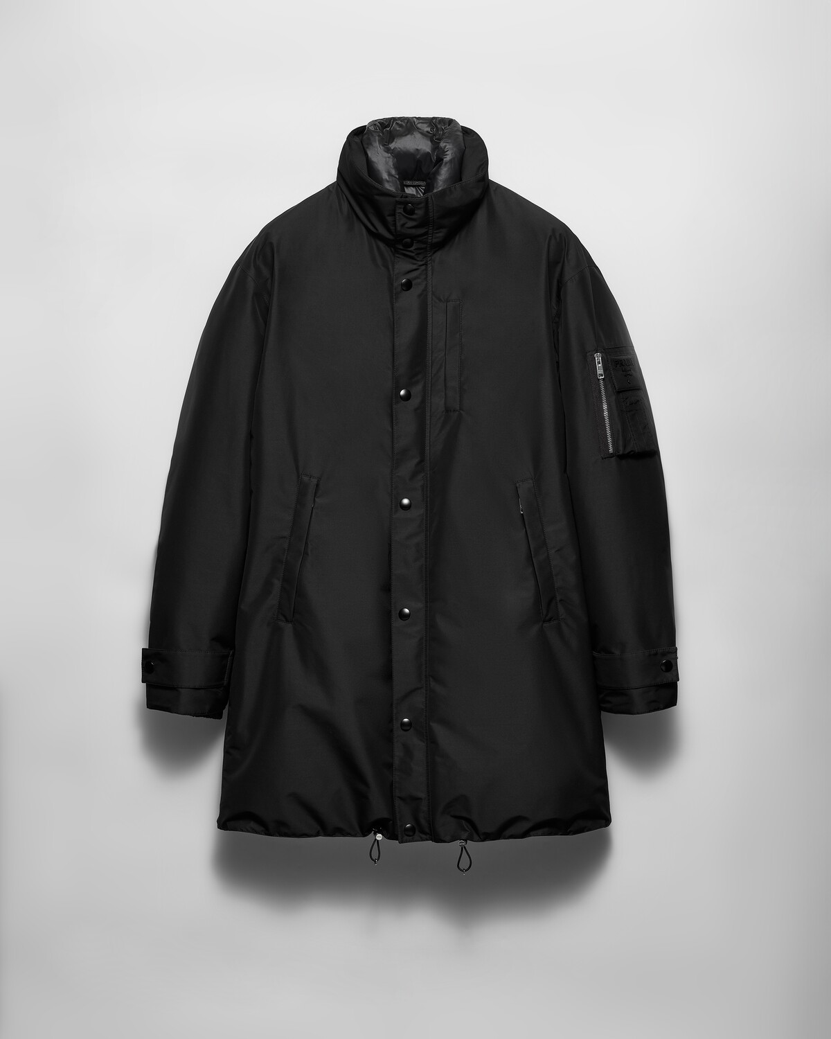 

Пуховое пальто из технической ткани Prada, черный