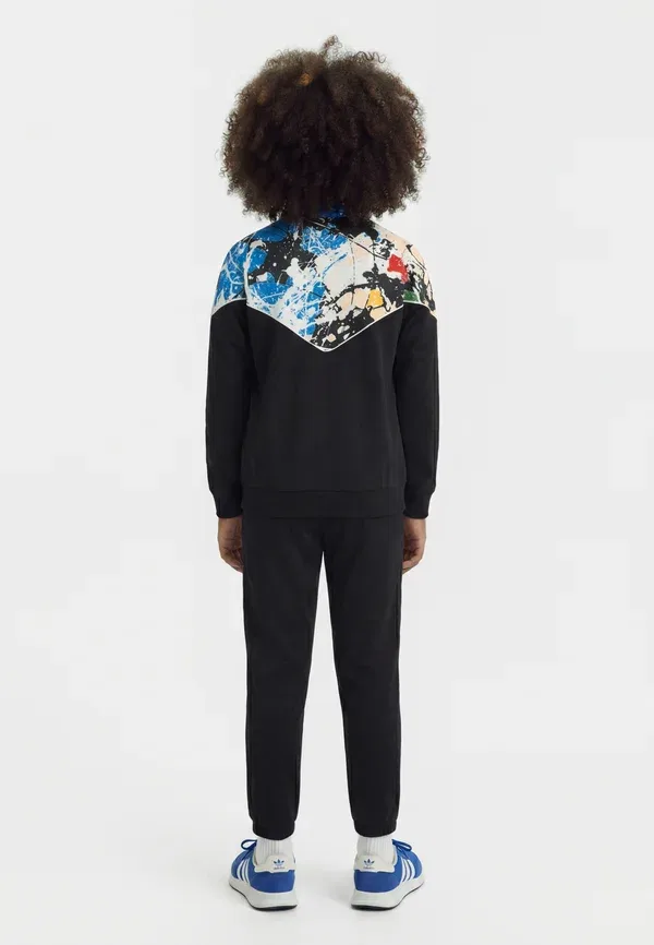 Толстовка Manchester United Stone Roses Track Club Wear Adidas Originals, черный/мультиколор — фото 2