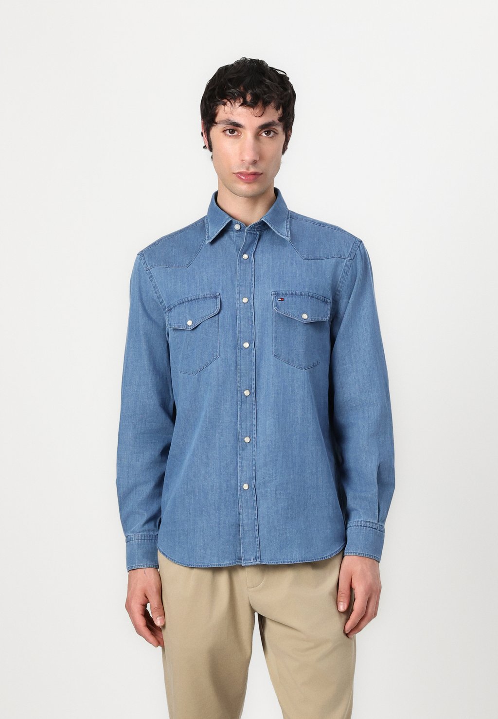 

Рубашка LIGHT WEIGHT WESTERN SHIRT UNISEX - Button-down blouse Tommy Hilfiger, цвет Light Blue Denim