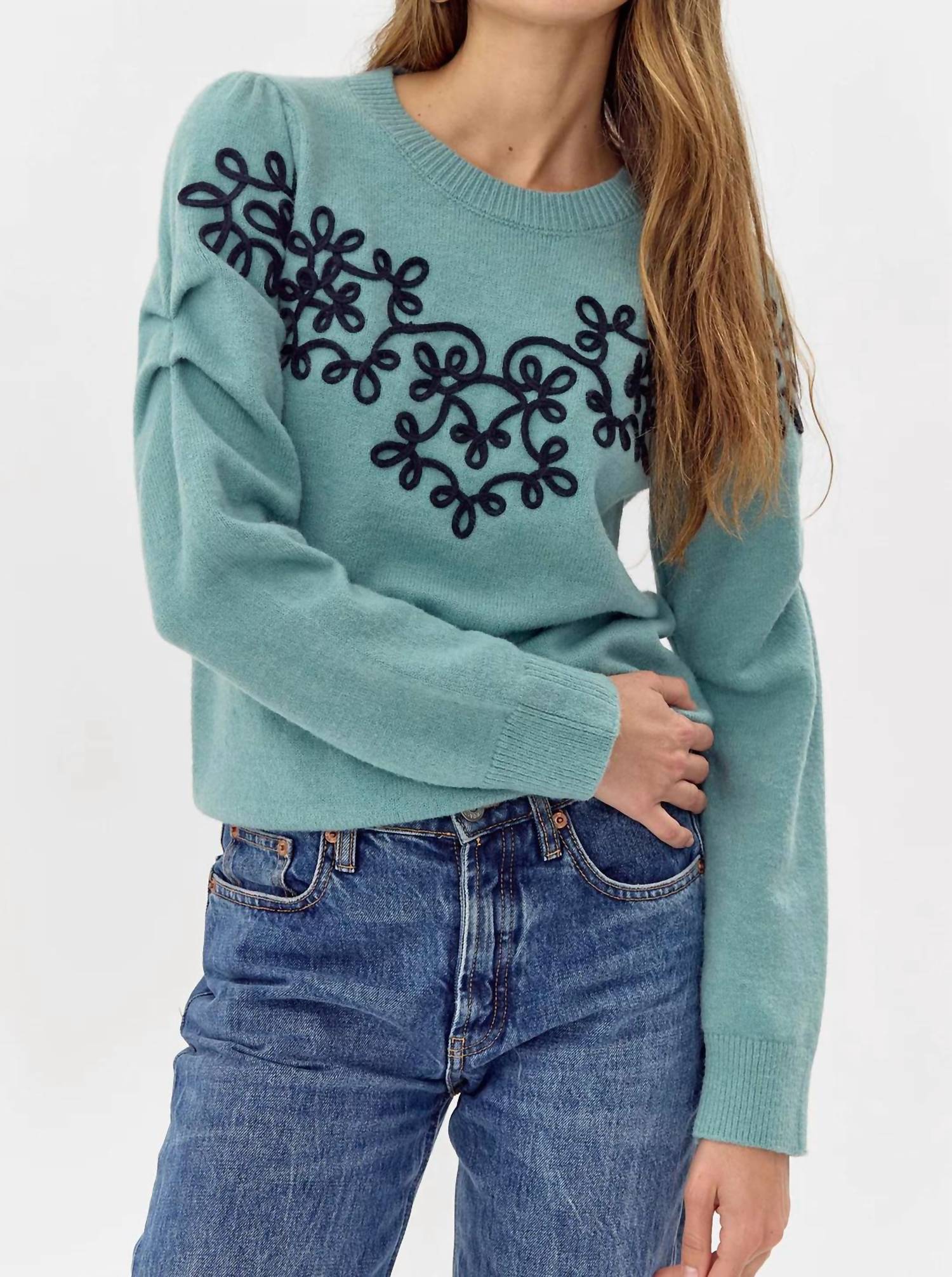 

Вышитый свитер Cooper в цвете Misty Blue GREYLIN