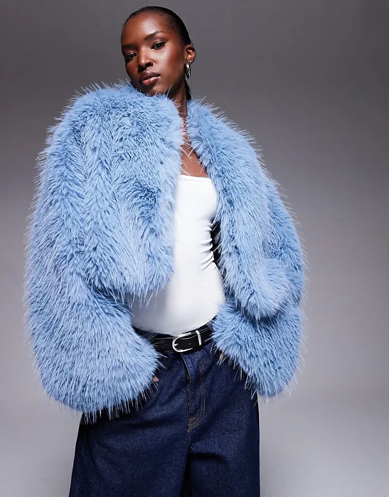 

Укороченная куртка Aria Cove из искусственного монгольского меха с широкими рукавами синего цвета