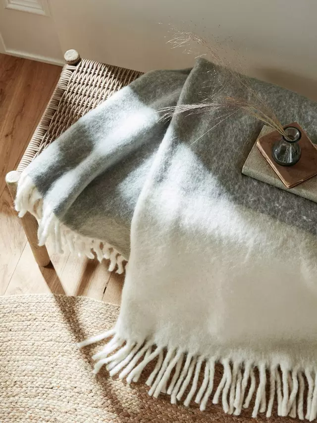 

Плед Laura Ashley Bronwen, цвет steel