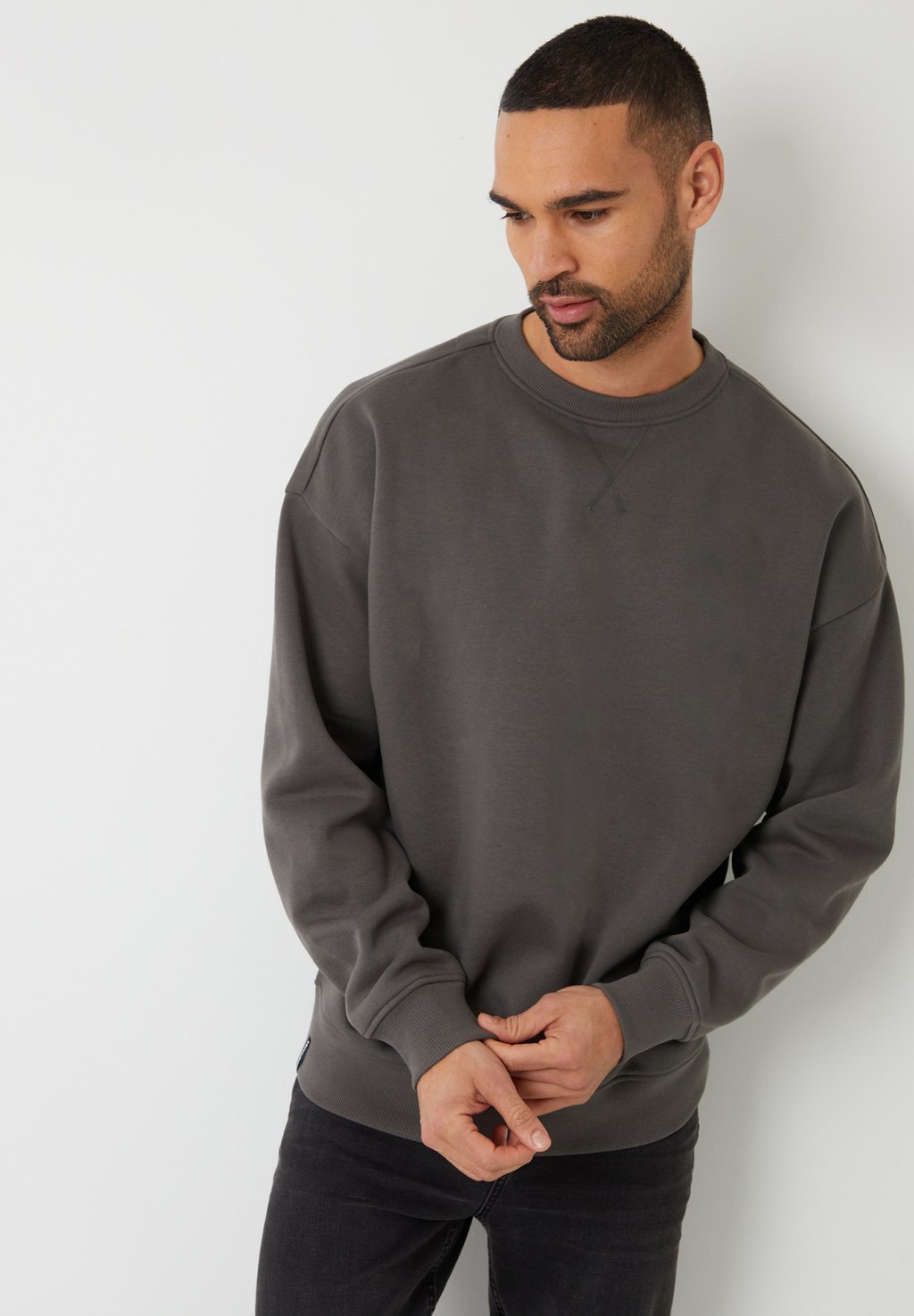 

Толстовка OVERSIZED FLEECE CREW TOYSTON Threadbare, серый