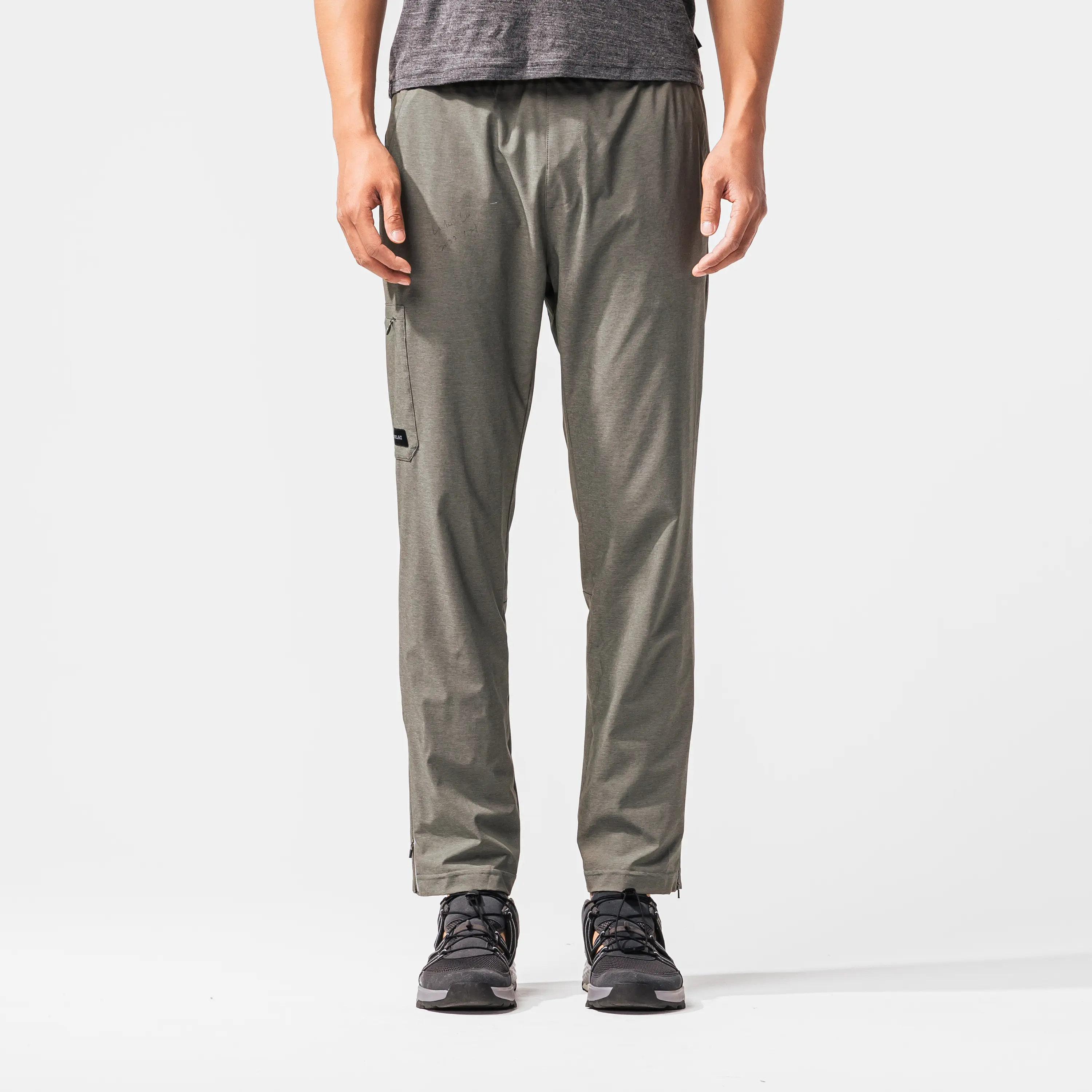 

Мужские треккинговые брюки Forclaz TRAVEL 900