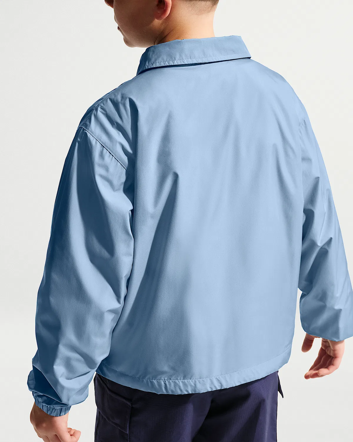 Детская куртка-тренч Repel Nike Sportswear Club, Work Blue/White — фото 2