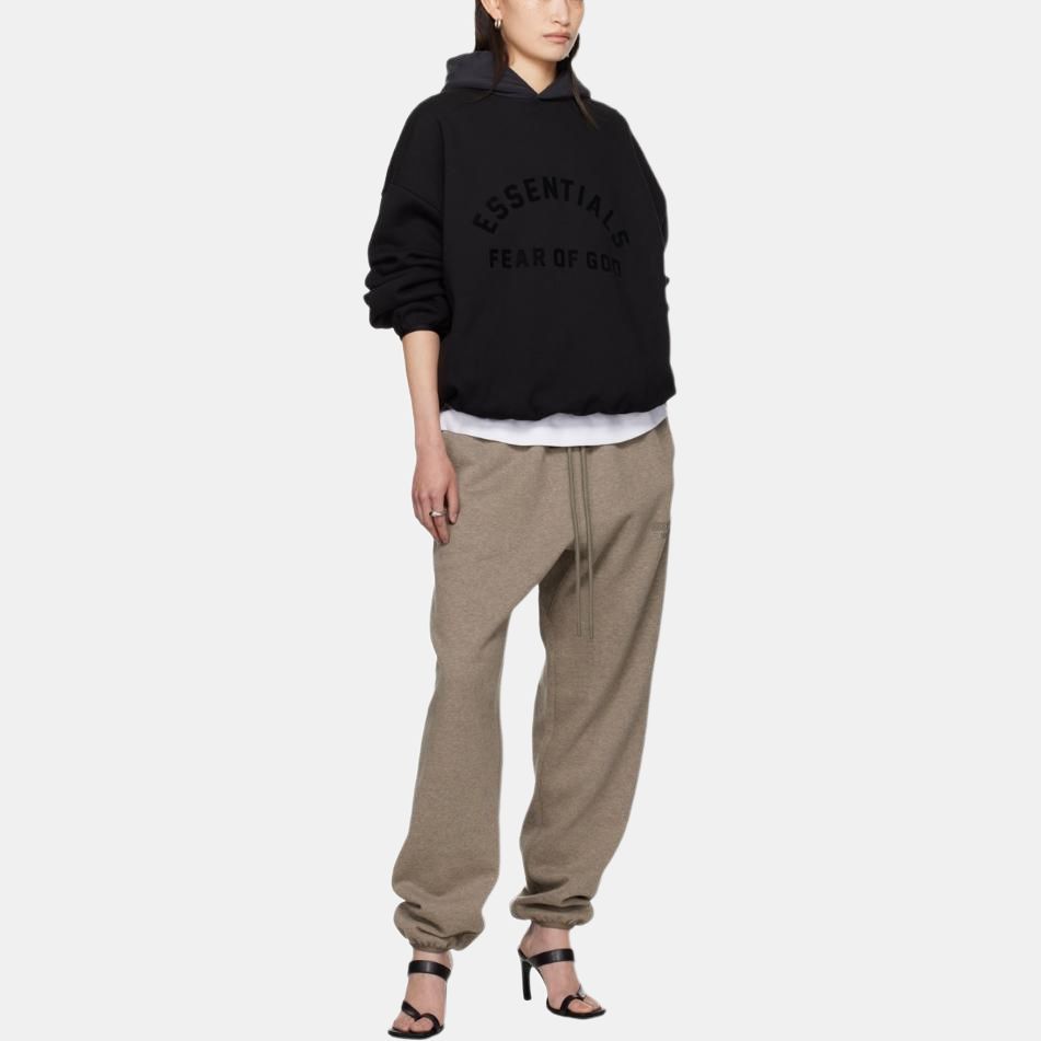 Худи из нейлонового флиса из основной коллекции Fear Of God Essentials, темный wood черный/черный — фото 4