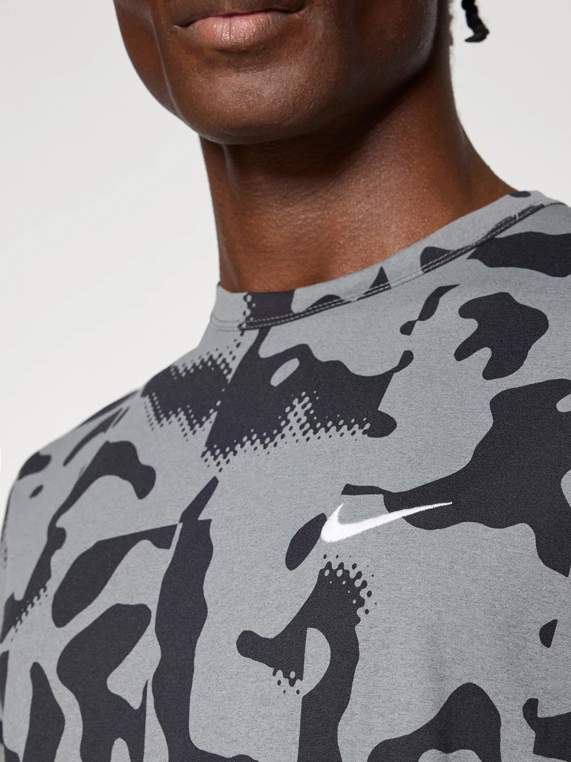 Спортивная футболка 'HYVERSE' Nike, Dark Grey — фото 2