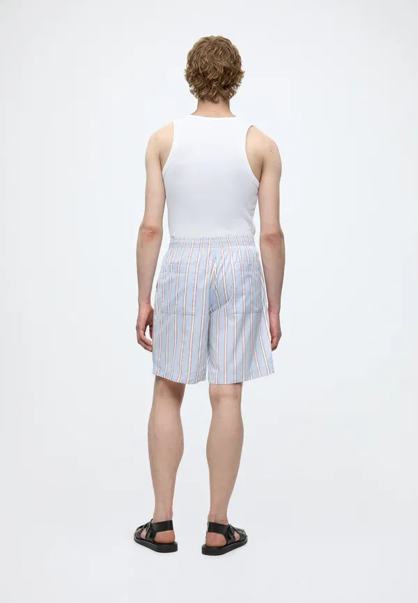 Шорты свободные полосатые Lacoste, цвет шамбре/майами-блекбёрд-вайт — фото 3