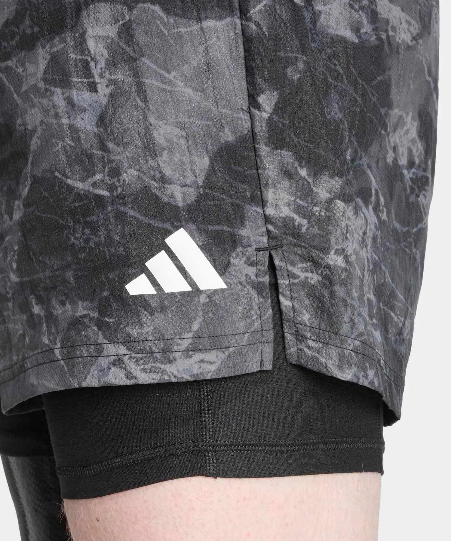 Мужские беговые шорты 2-в-1 adidas Own the Run серые — фото 3