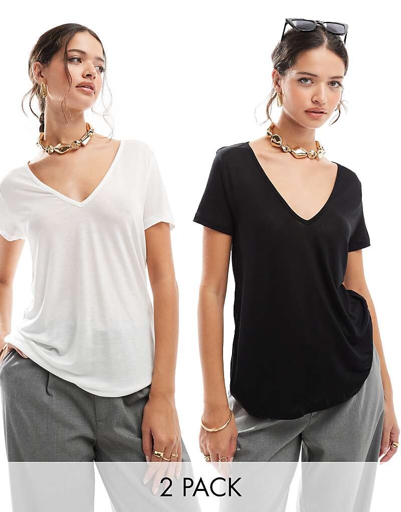 

ASOS DESIGN 2013 Комплект из 2 черно-белых футболок свободного кроя 3 с V-образным вырезом