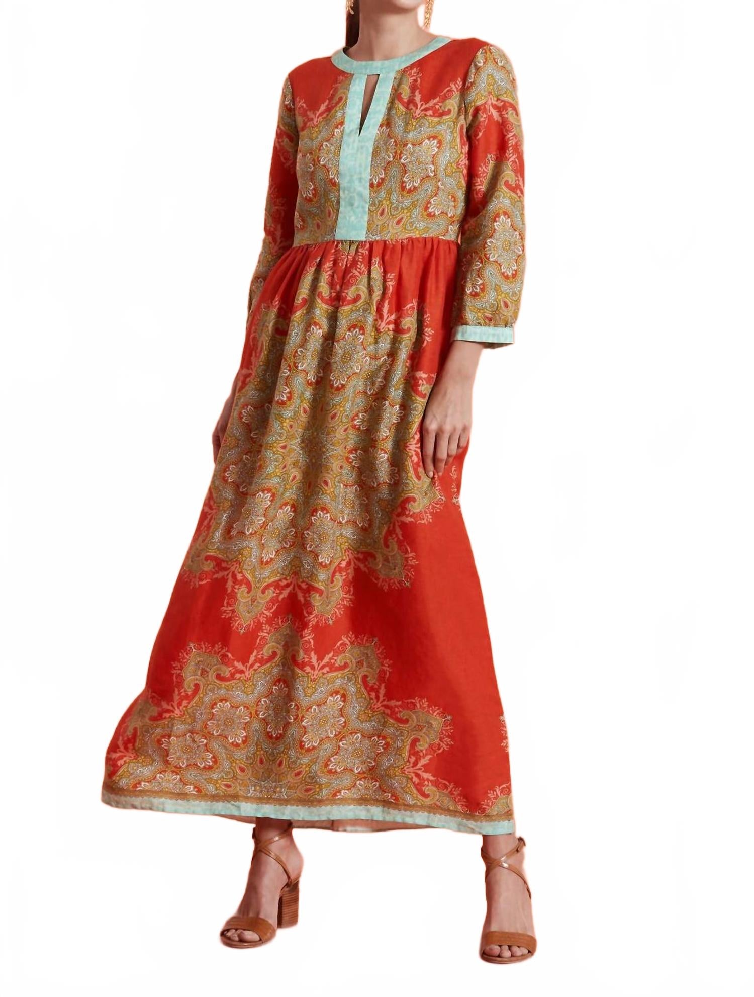 

Рита Медальон Макси платье в оранжевом Tyler Boe