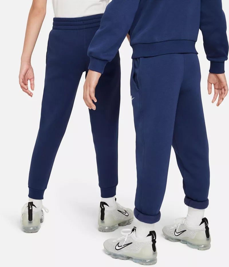 Флисовые джоггеры Nike All Kids Fit Sportswear Club, цвет Midnight Navy/White — фото 3