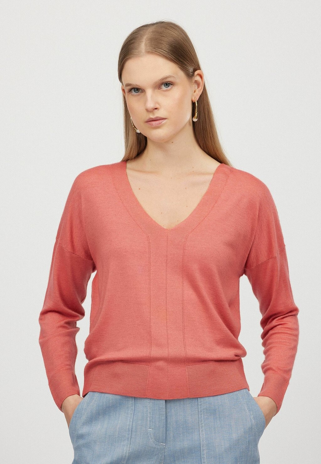 

Джемпер ULTRAFINE V-NECK Falconeri, лососевый