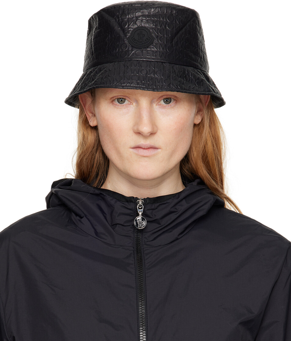 

Черная панама с тиснением Moncler