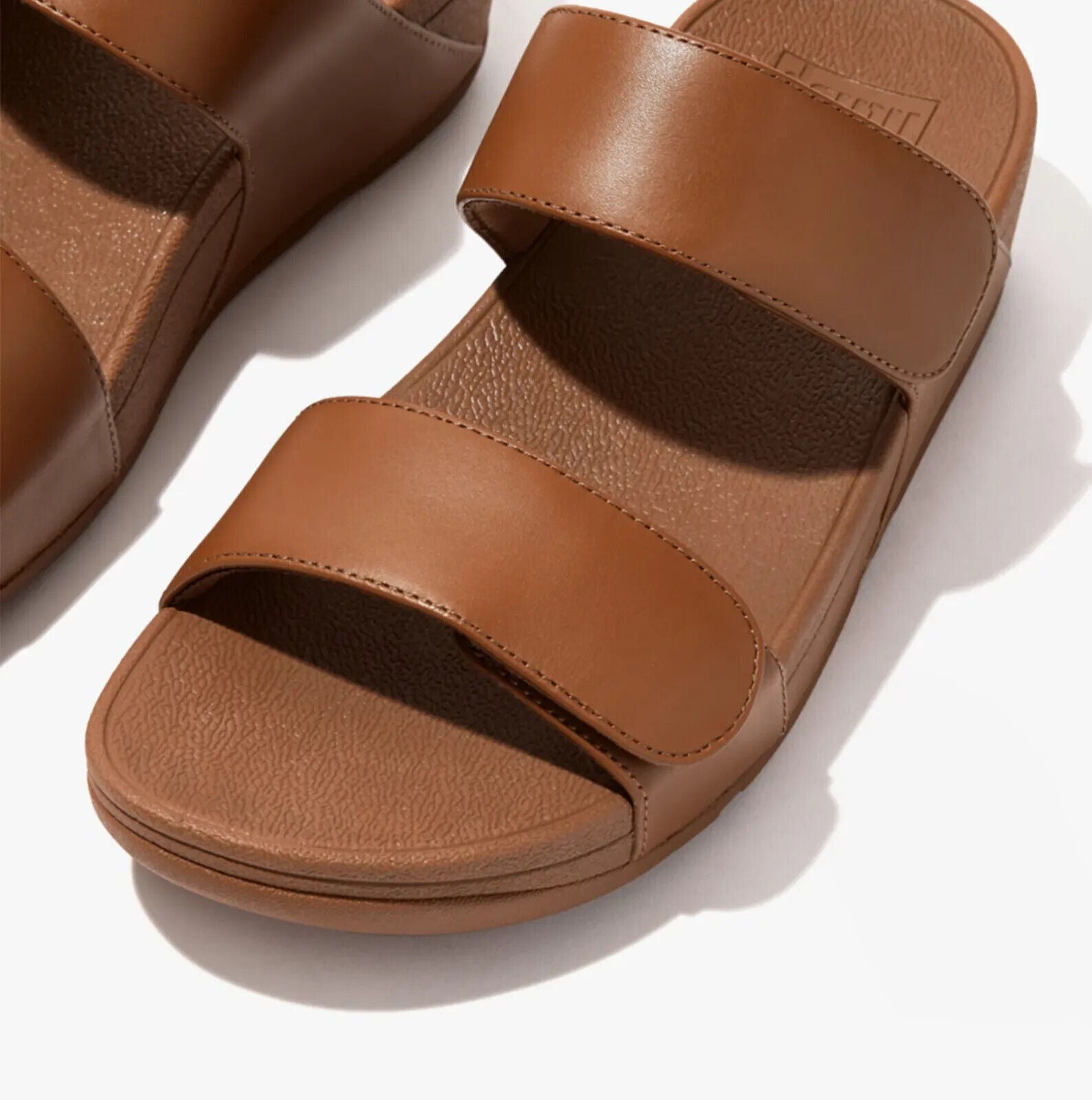 FitFlop Lulu FV8-592 сандалии женские бежевые кожаные регулируемые ремешки на липучке — фото 3