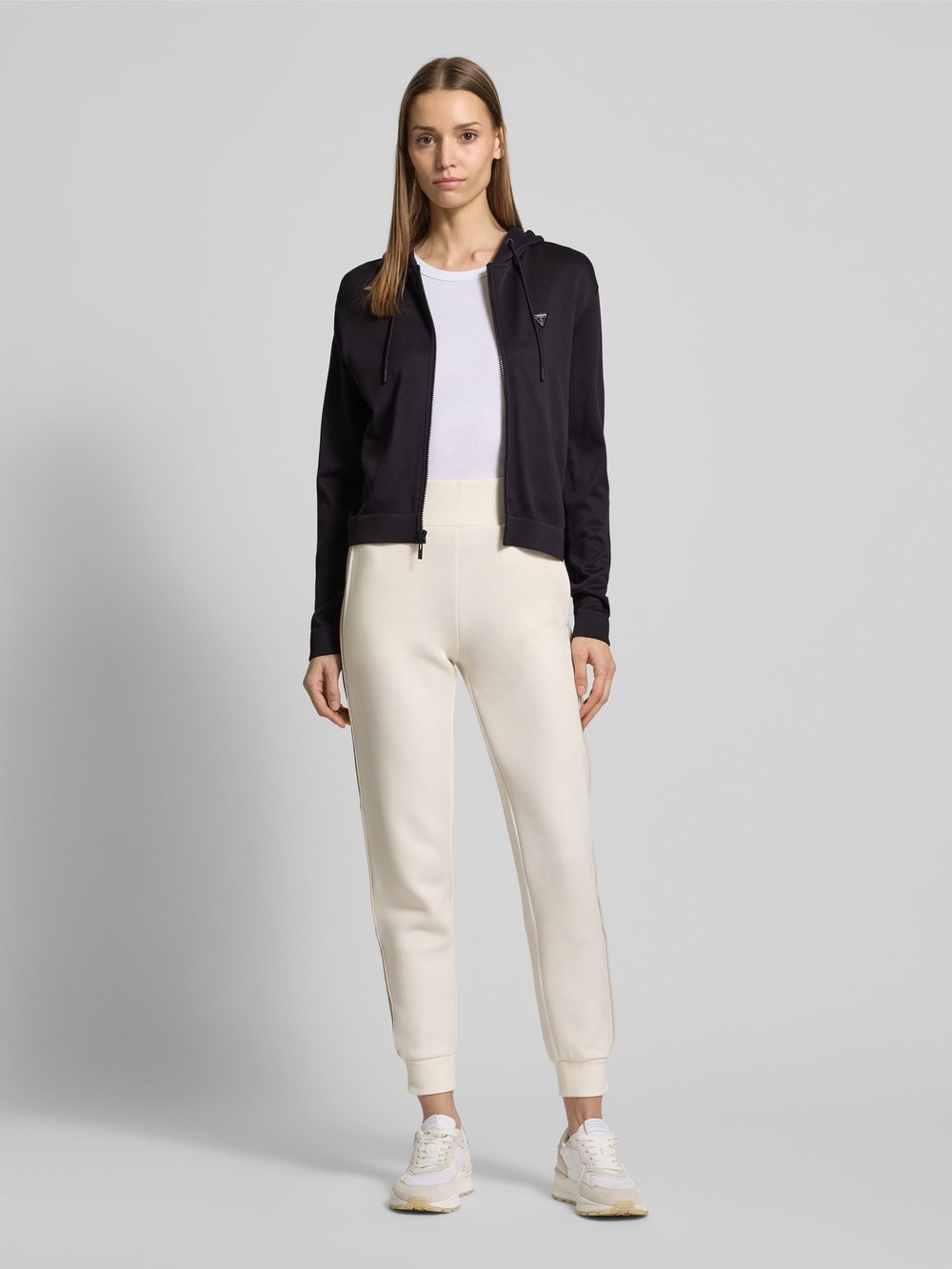

Толстовка с нашивкой-лейблом, модель «MARTINA» Guess Activewear, черный