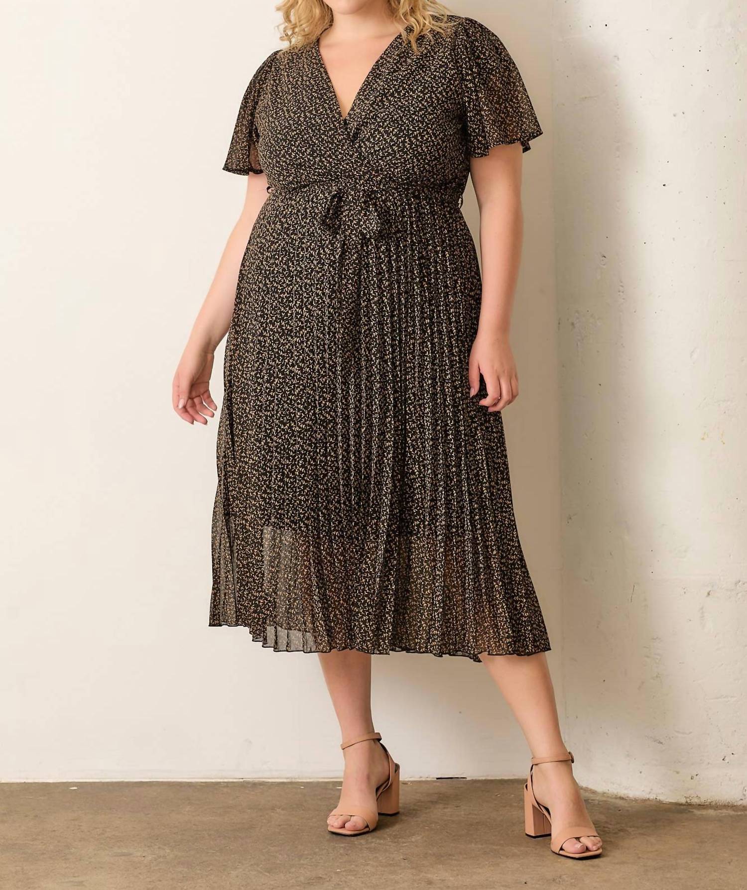 

Черное платье-юбка плиссе Surplice Plus с принтом Polagram