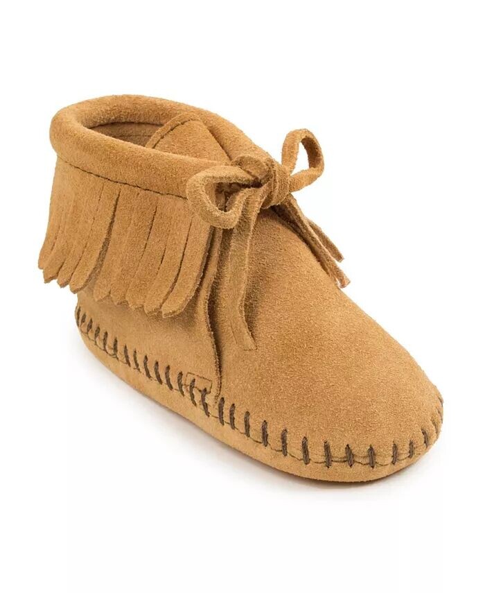 

Замшевые ботильоны с бахромой для маленьких мальчиков и девочек Minnetonka, коричневый