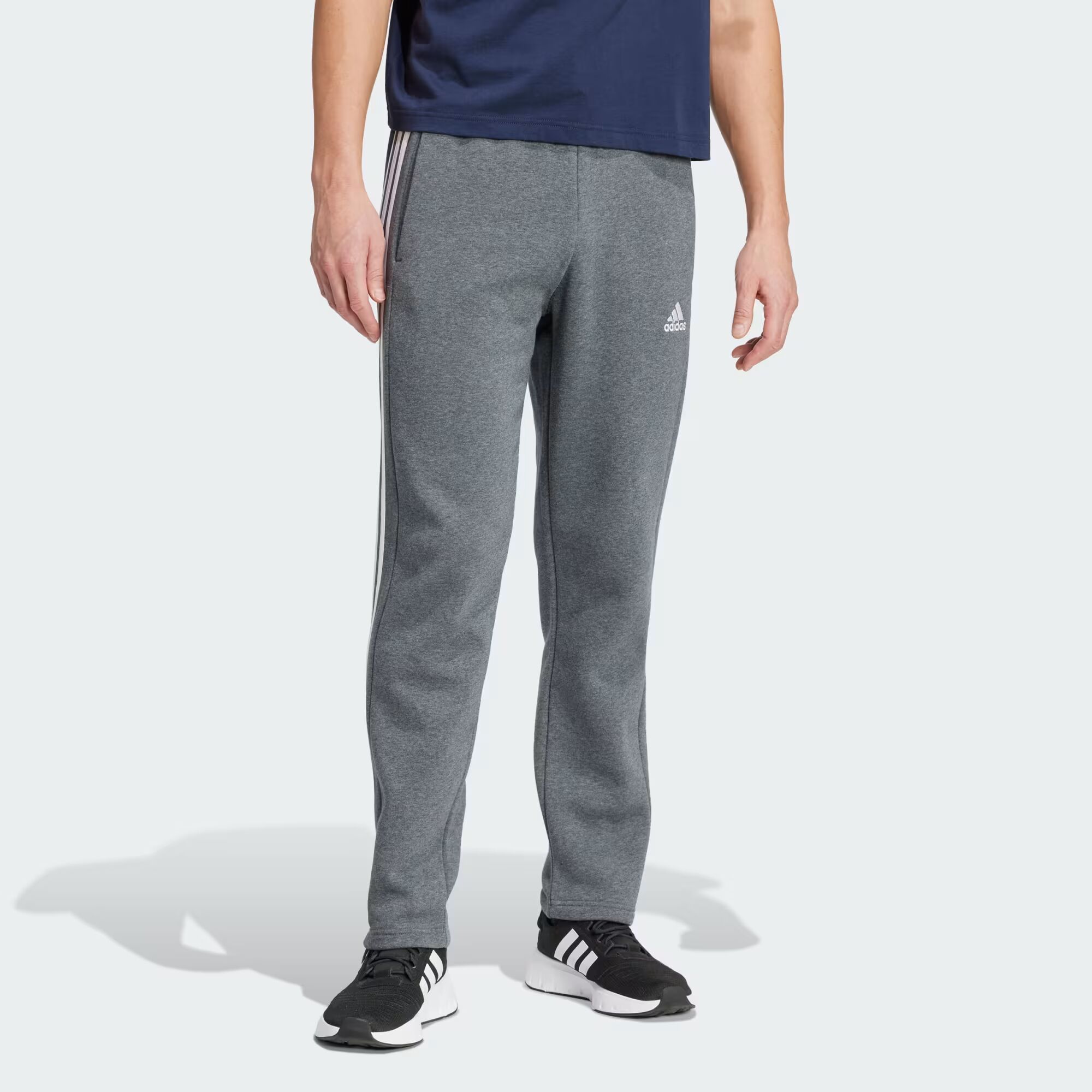 

Флисовые брюки с 3 полосками Essentials и открытым подолом Adidas, цвет Dark Grey Heather