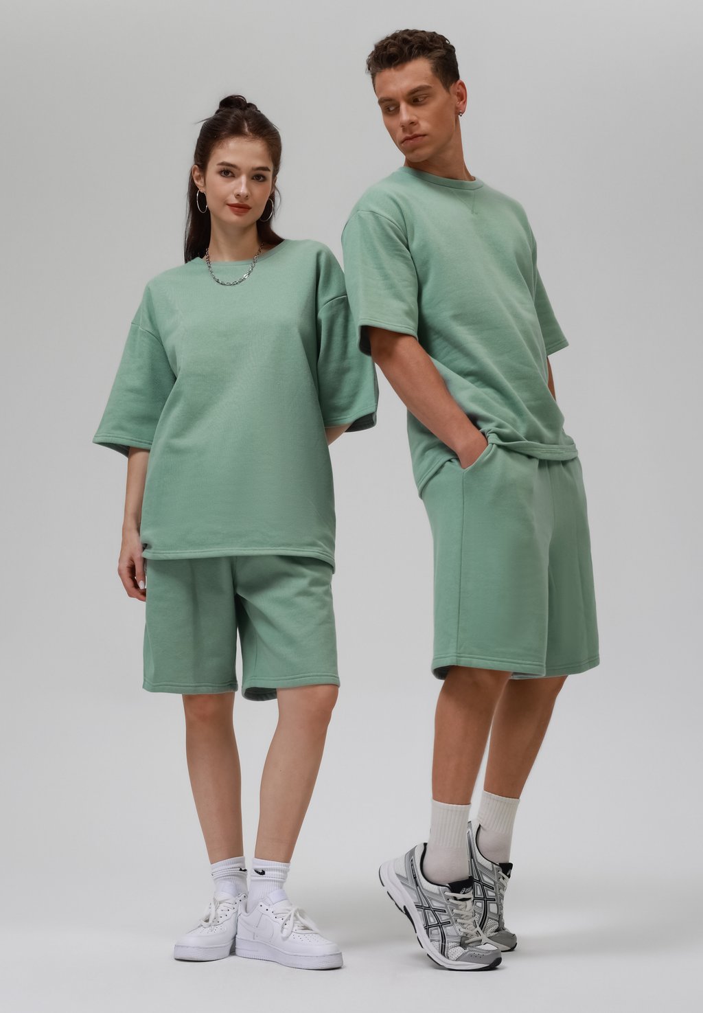 

Шорты UNISEX SWEAT SET - Basic T-shirt YOURTURN, светло-зеленый