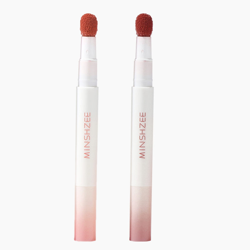 

Воздушный матовый блеск для губ velour легко растушевывается, устойчив к размазыванию, стойкий, выравнивающий тон кожи 1,8г MINSHZEE