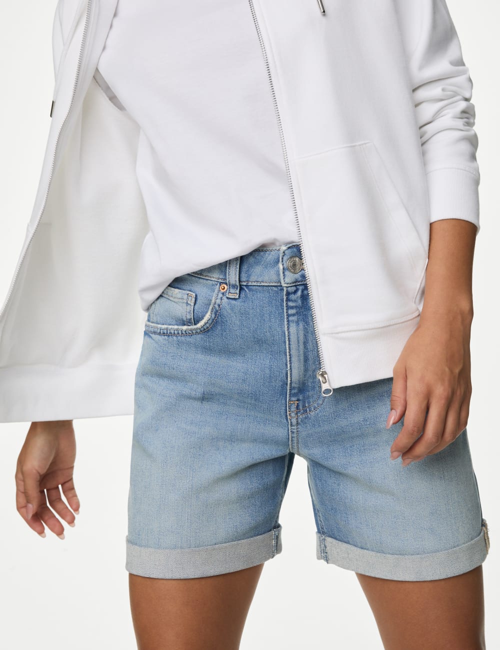 

Джинсовые шорты бойфренда Marks & Spencer, цвет Denim