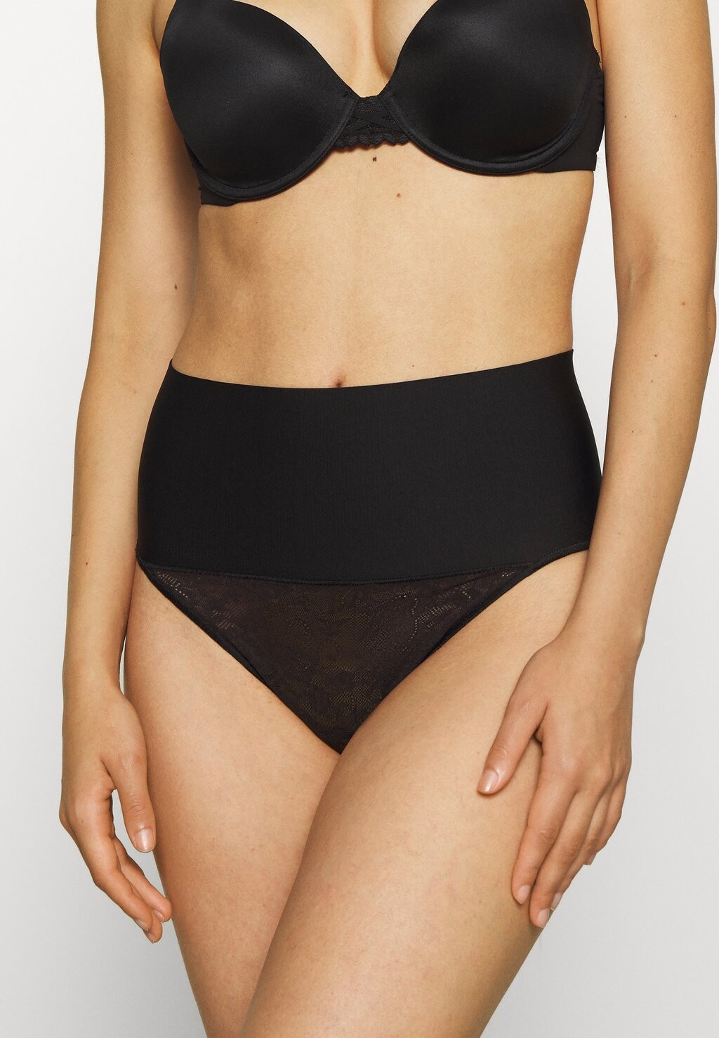 

Корректирующее белье Maidenform, черный