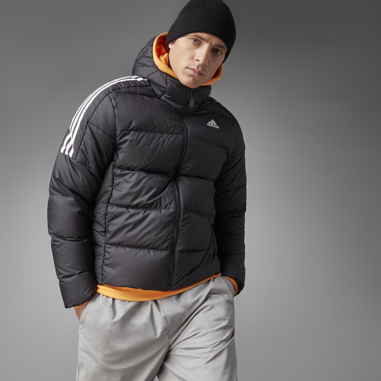 

Пуховик средней плотности Essentials с капюшоном Adidas, цвет Black