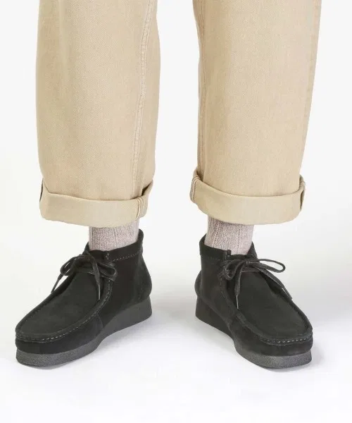 Мужские замшевые ботинки Clarks WallabeeEVO Bt чёрные