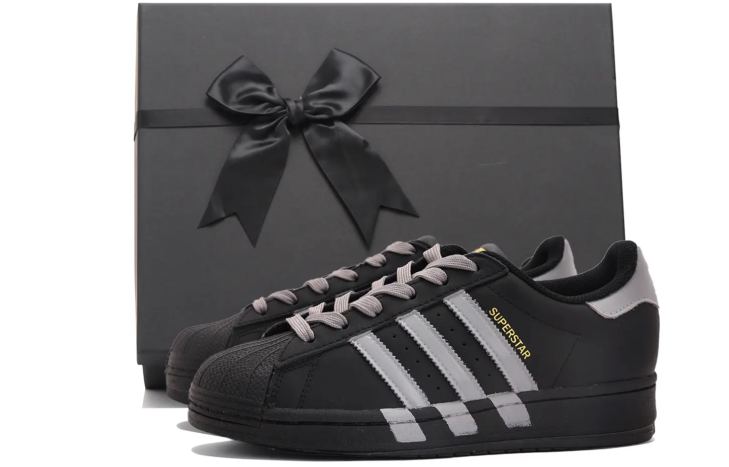 

Adidas Originals Кроссовки SUPERSTAR устойчивые к истиранию для скейтбординга низкие унисекс черно-серые, цвет Black Gray
